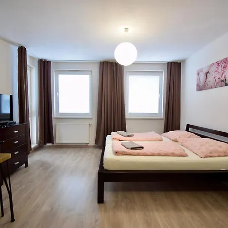 Zlatovska 22b Apartment Trencin