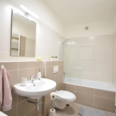 Apartment Zlatovska 22b