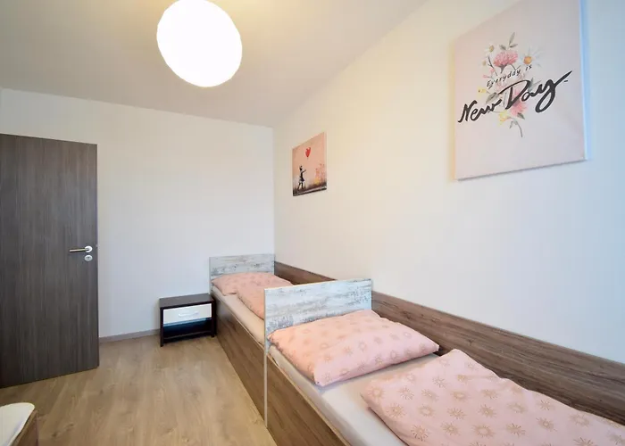 アパート Zlatovska 22b