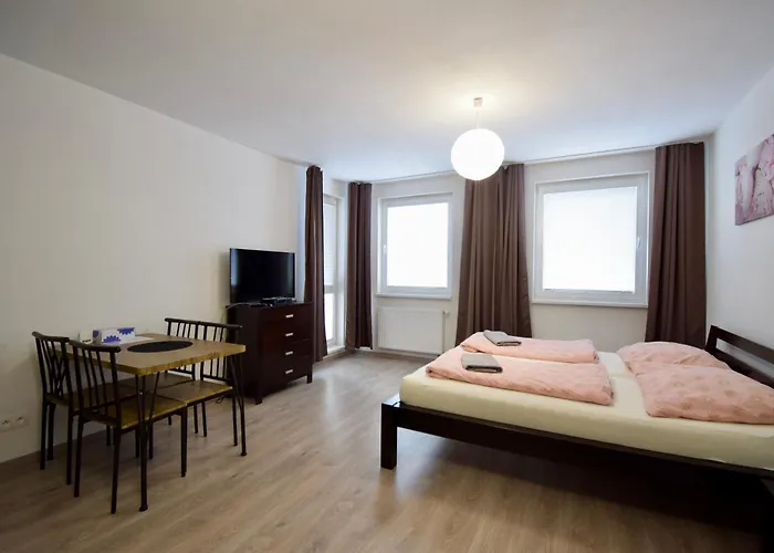 Zlatovska 22b アパート *